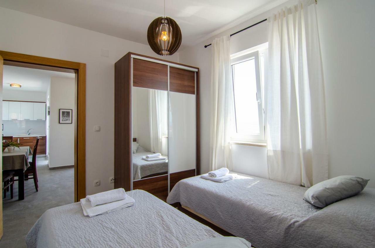 Apartments Sara 3 Бол Экстерьер фото