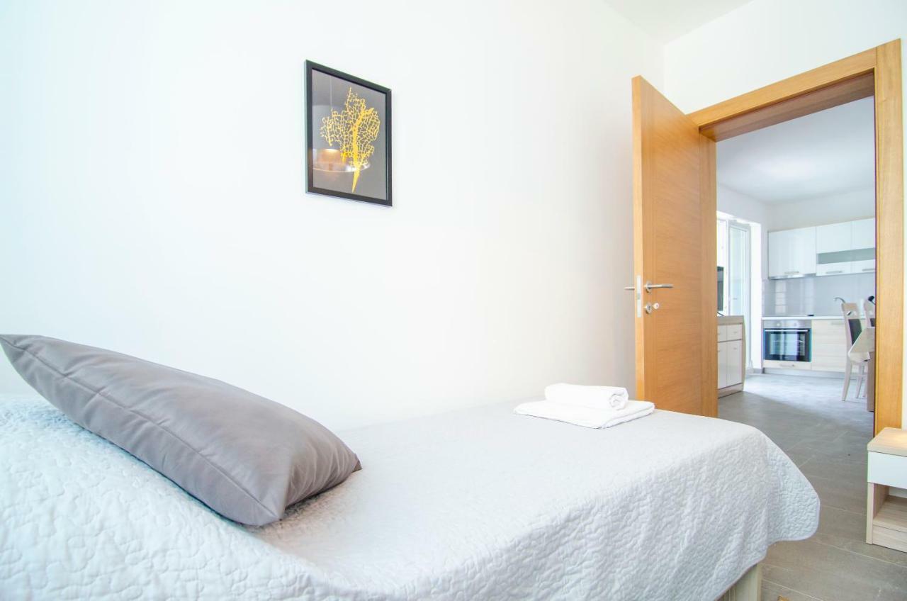 Apartments Sara 3 Бол Экстерьер фото