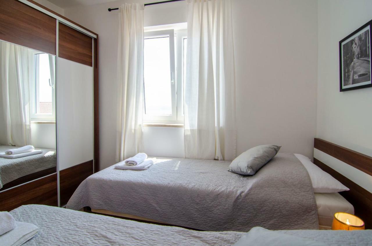 Apartments Sara 3 Бол Экстерьер фото