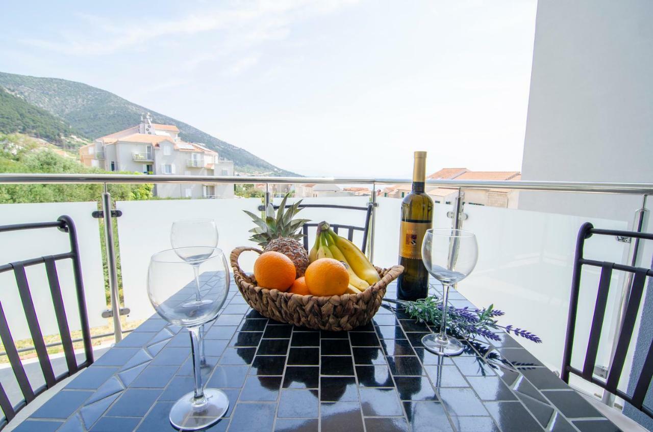 Apartments Sara 3 Бол Экстерьер фото