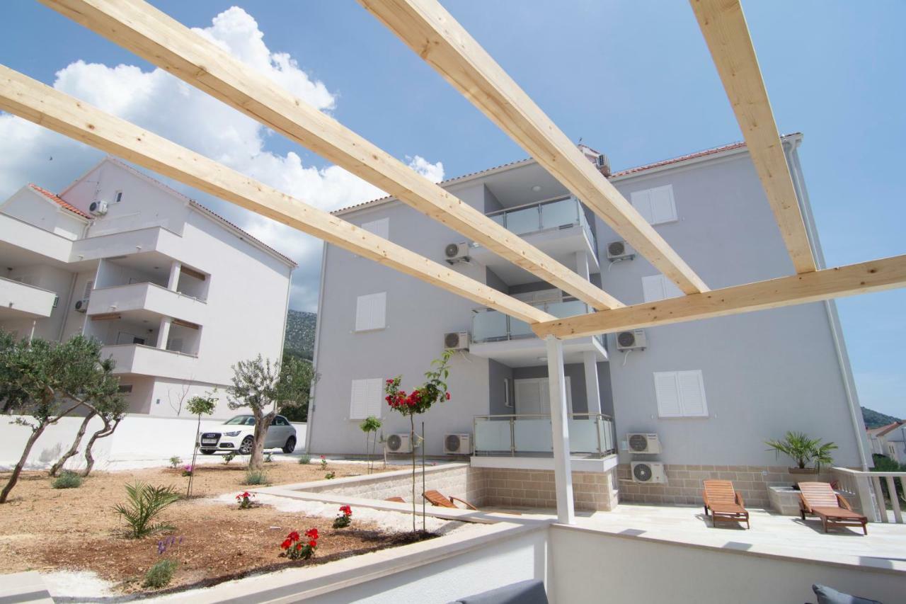 Apartments Sara 3 Бол Экстерьер фото