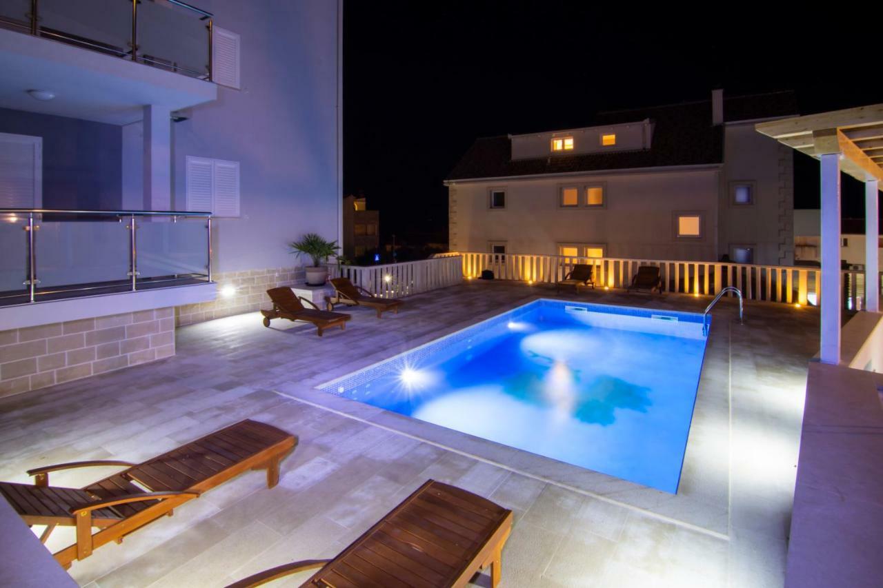 Apartments Sara 3 Бол Экстерьер фото