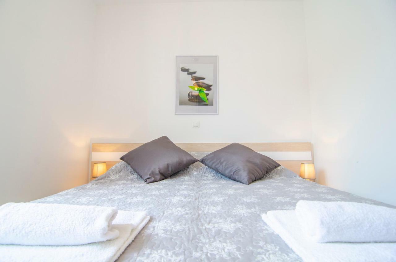 Apartments Sara 3 Бол Экстерьер фото