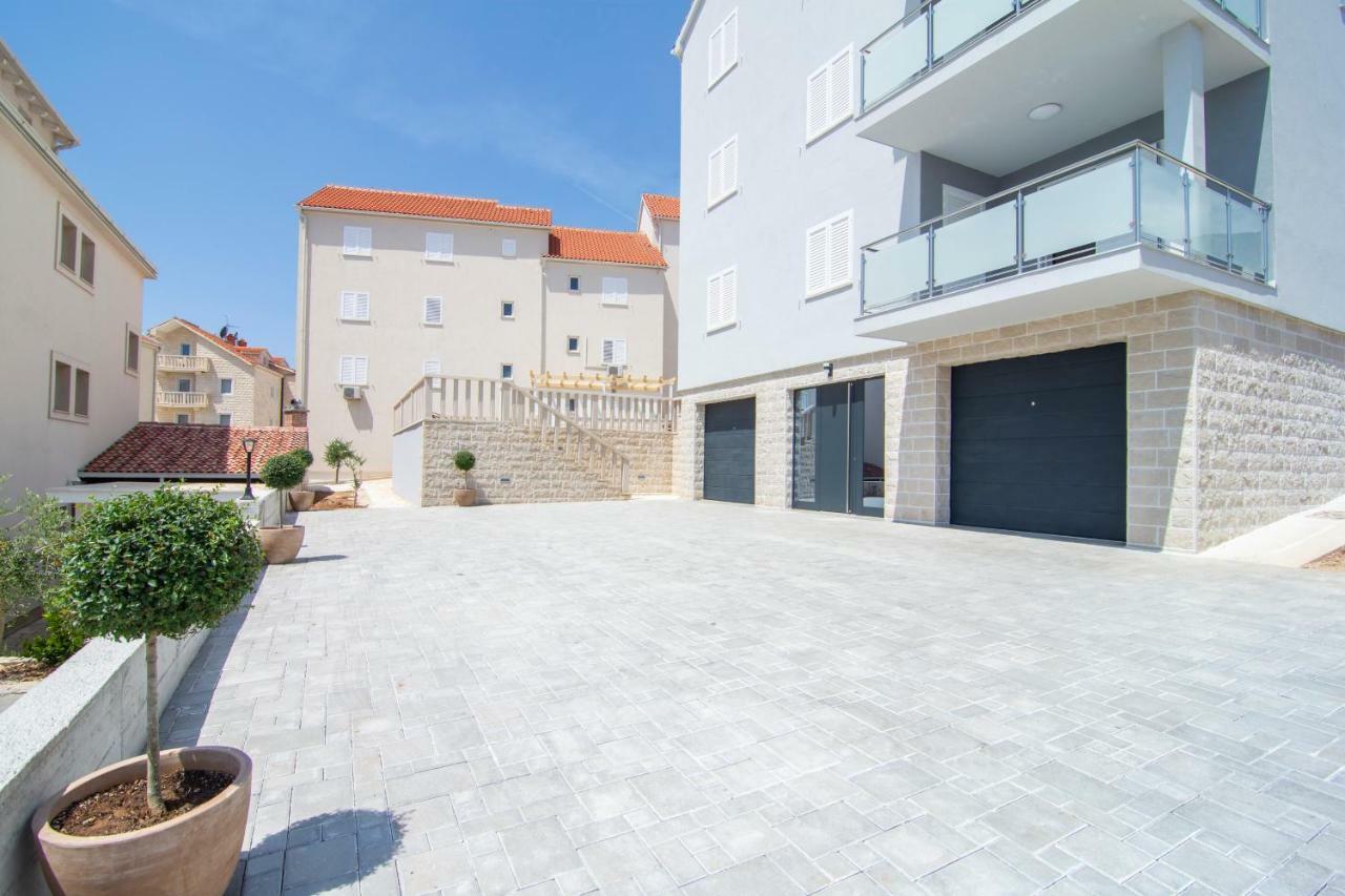 Apartments Sara 3 Бол Экстерьер фото