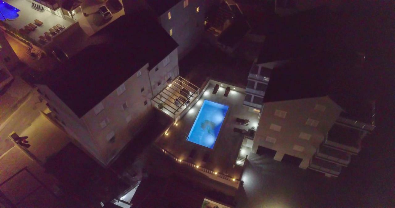 Apartments Sara 3 Бол Экстерьер фото
