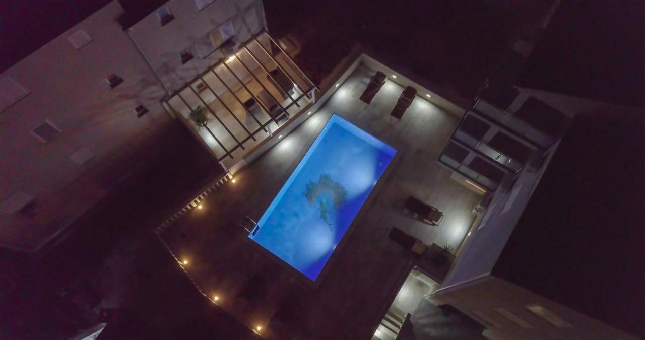 Apartments Sara 3 Бол Экстерьер фото